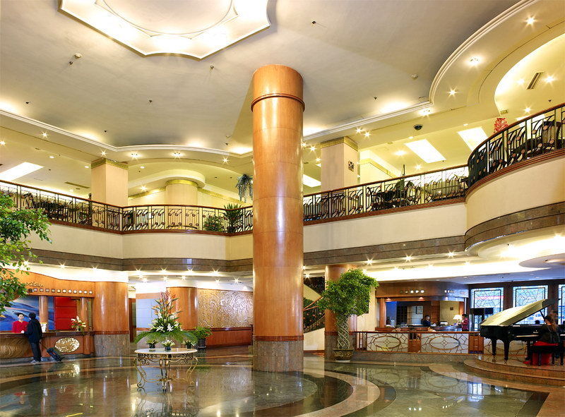 מלון Gloria Plaza שניאנג מראה חיצוני תמונה