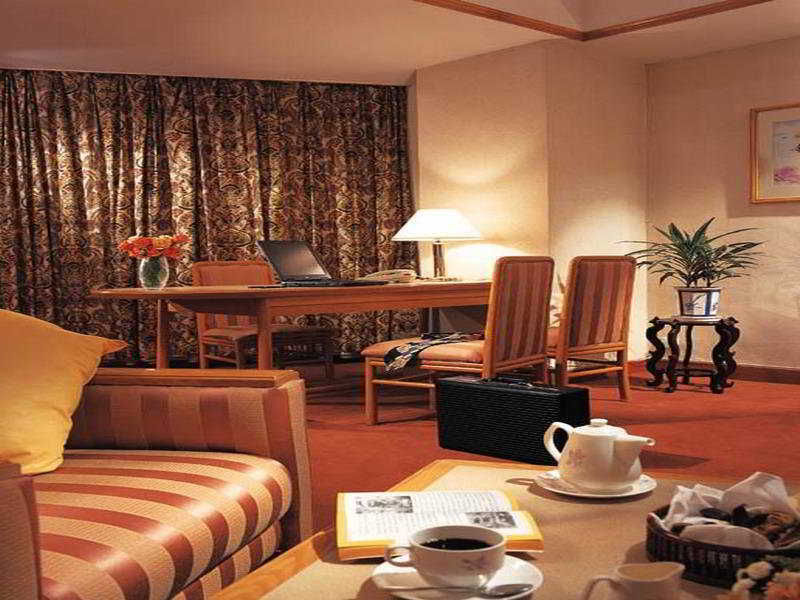 מלון Gloria Plaza שניאנג מראה חיצוני תמונה